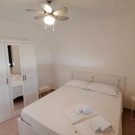 Gorgo Rinaldi - Locazioni Brevi * モノーポリ